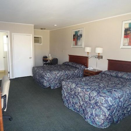 Budget Motor Inn- Mahopac Room photo