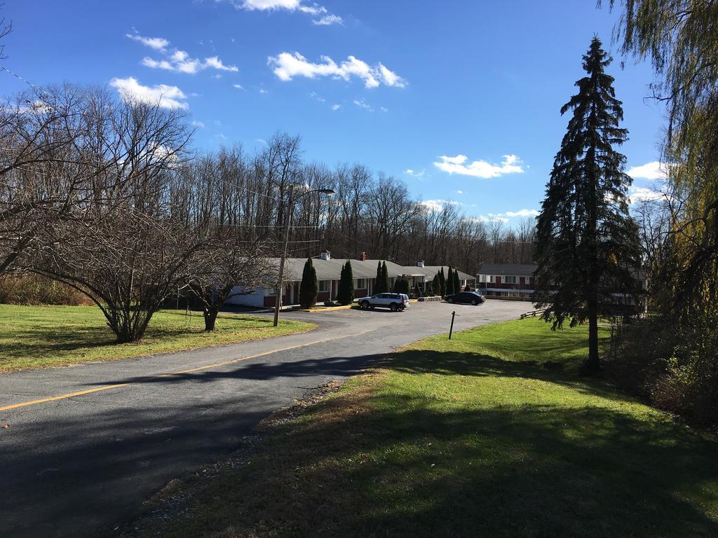 Budget Motor Inn- Mahopac Exterior photo