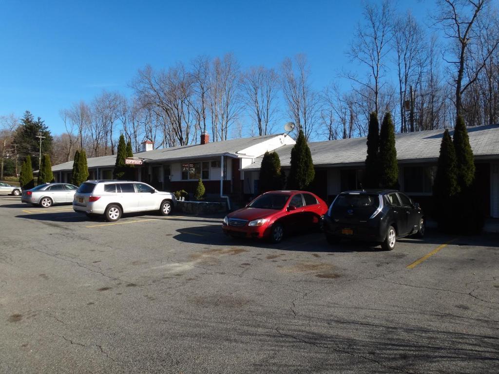 Budget Motor Inn- Mahopac Exterior photo