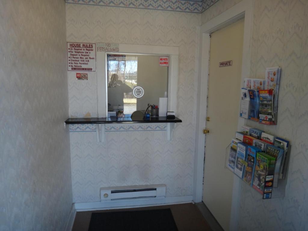 Budget Motor Inn- Mahopac Exterior photo